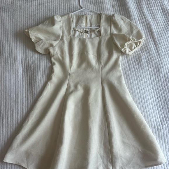 Elegant Cream A-Line Dress with Square Neck and Puff Sleeves - Picture 1 of 6